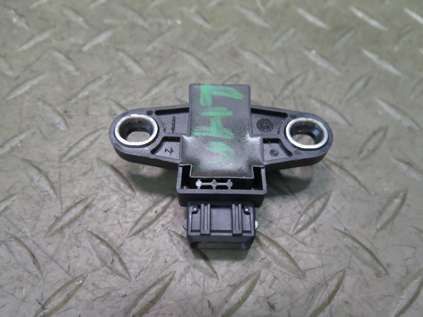 2003-2007 Hummer H2 YAW Turn Rate Acceleration Speed Sensor 15181002