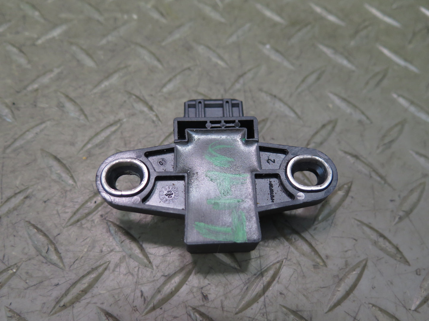 2003-2007 Hummer H2 YAW Turn Rate Acceleration Speed Sensor 15181002