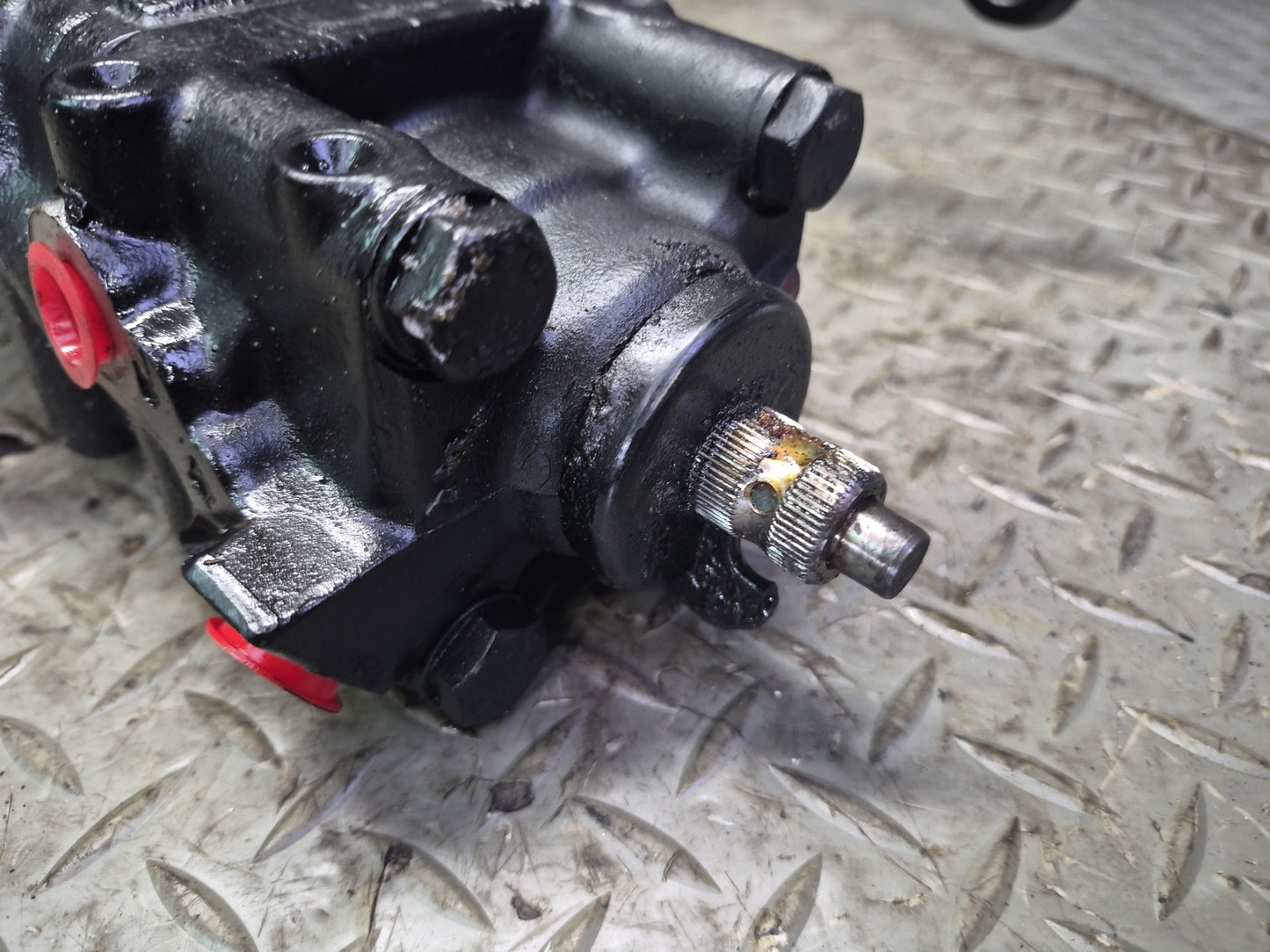 97-03 BMW E39 540i M62 Power Steering Gear Box Gearbox 1095189 OEM