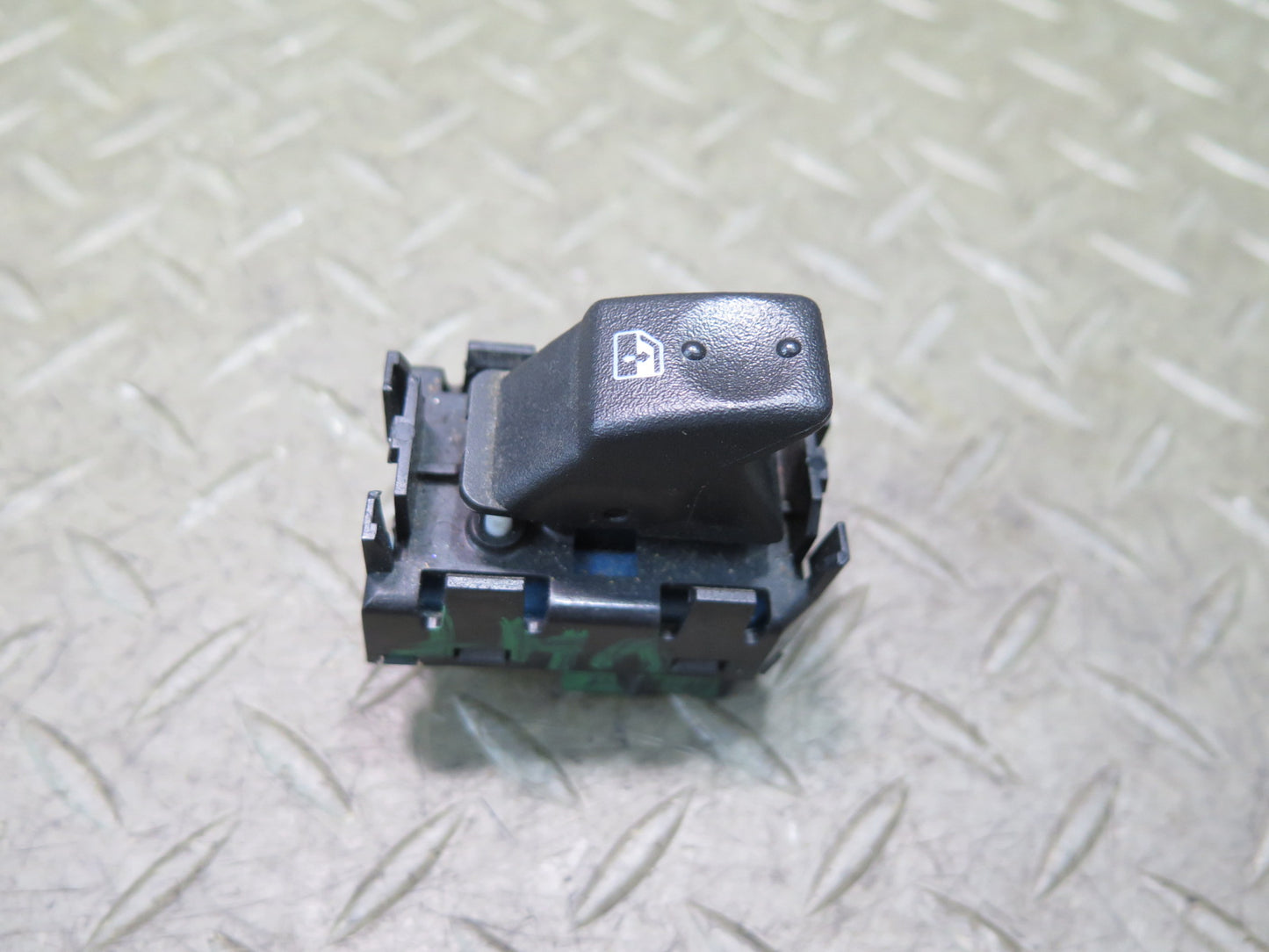 2003-2007 Hummer H2 Rear Left or Right Door Window Control Switch 15093146