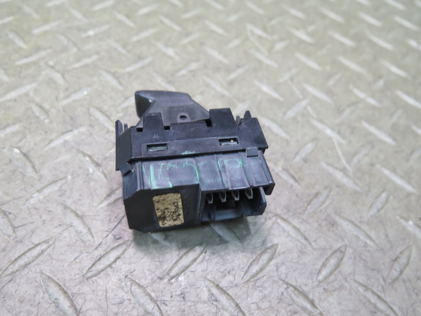 2003-2007 Hummer H2 Rear Left or Right Door Window Control Switch 15093146
