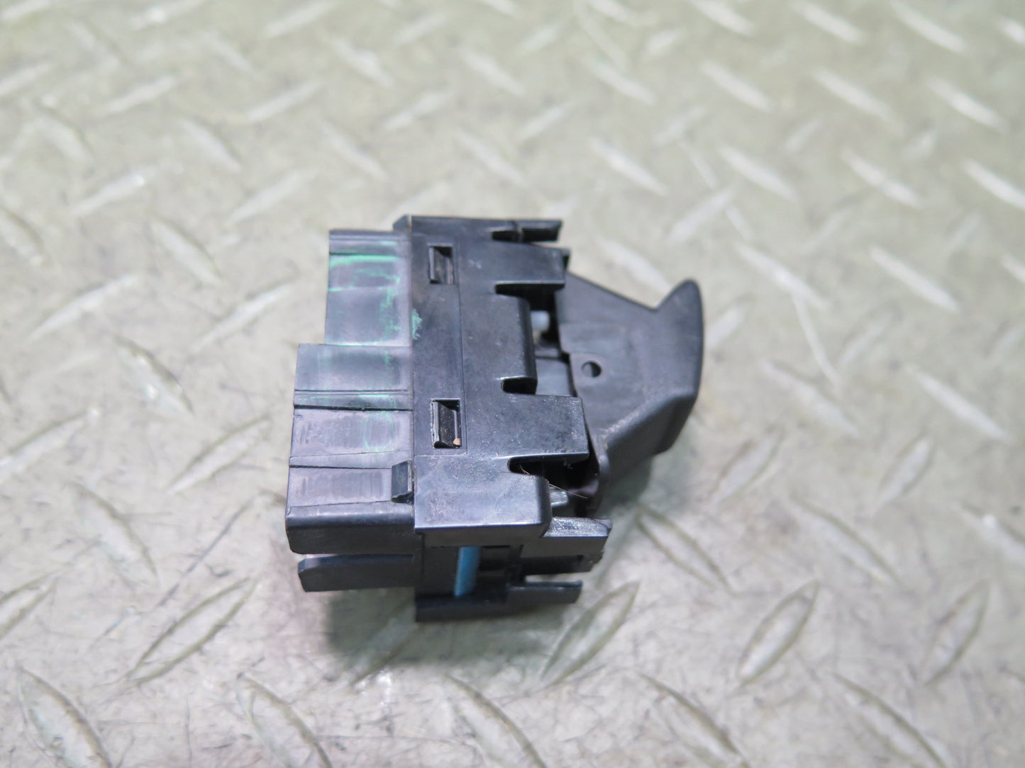 2003-2007 Hummer H2 Rear Left or Right Door Window Control Switch 15093146