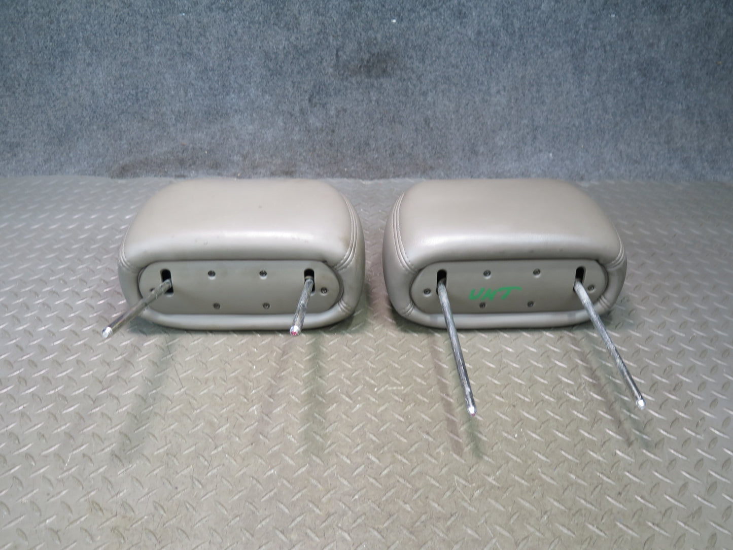 2003-2007 Hummer H2 Front Right & Left Side Seat Headrest Leather Set