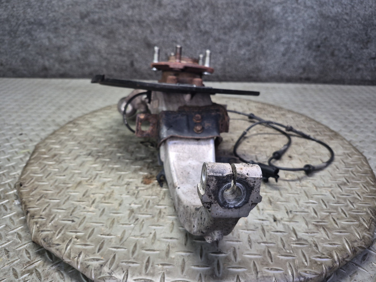 13-20 Nissan Z34 370Z Front Left Spindle Knuckle Wheel Hub Bearing 72K Miles OEM
