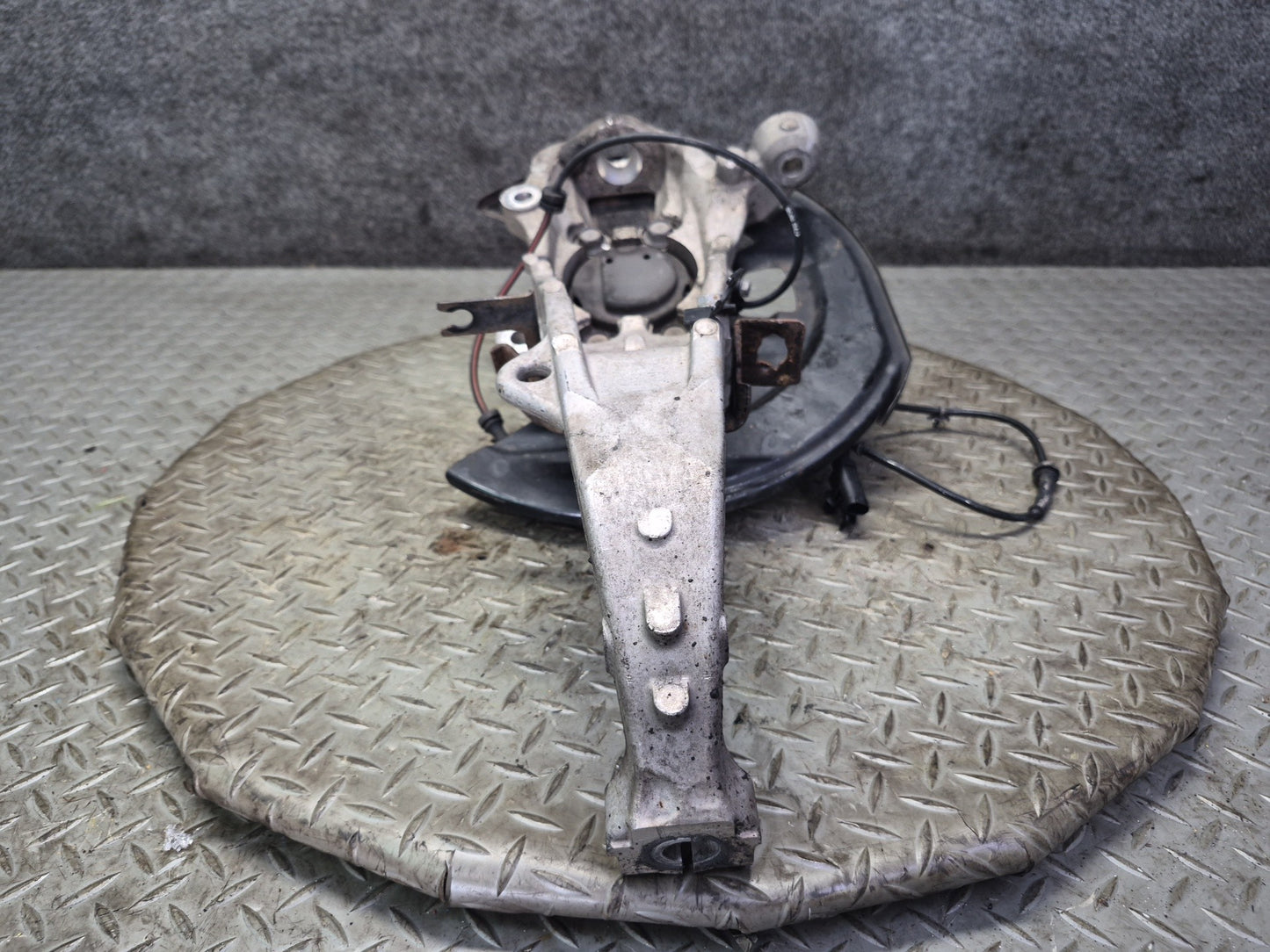 13-20 Nissan Z34 370Z Front Left Spindle Knuckle Wheel Hub Bearing 72K Miles OEM