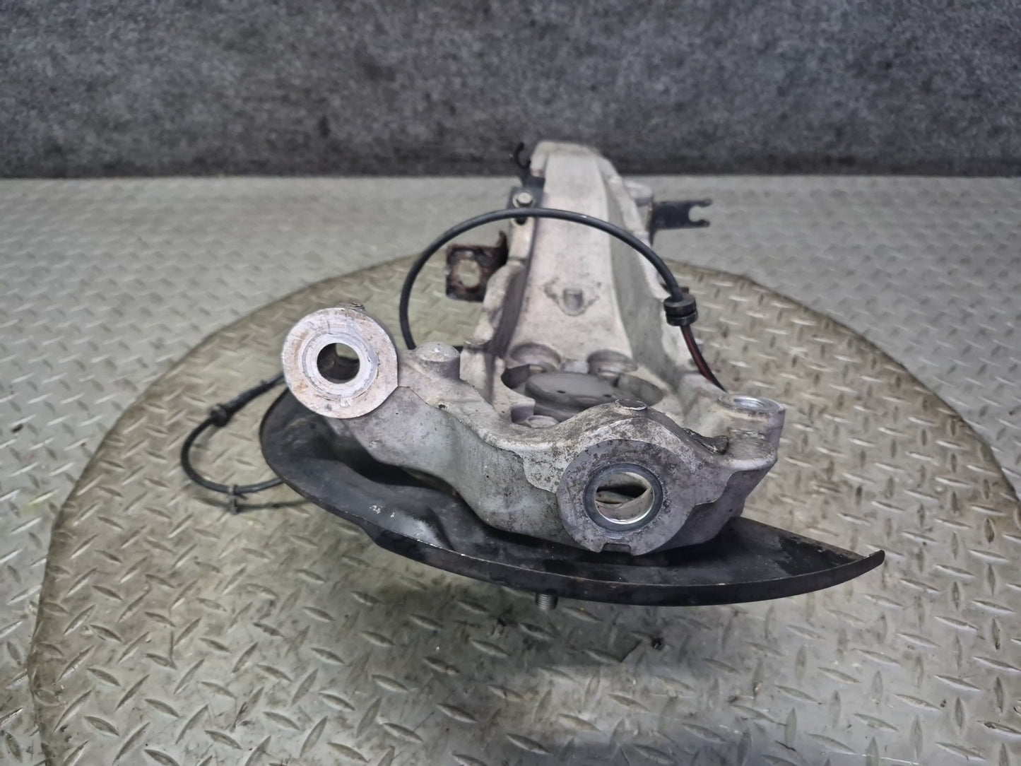 13-20 Nissan Z34 370Z Front Left Spindle Knuckle Wheel Hub Bearing 72K Miles OEM