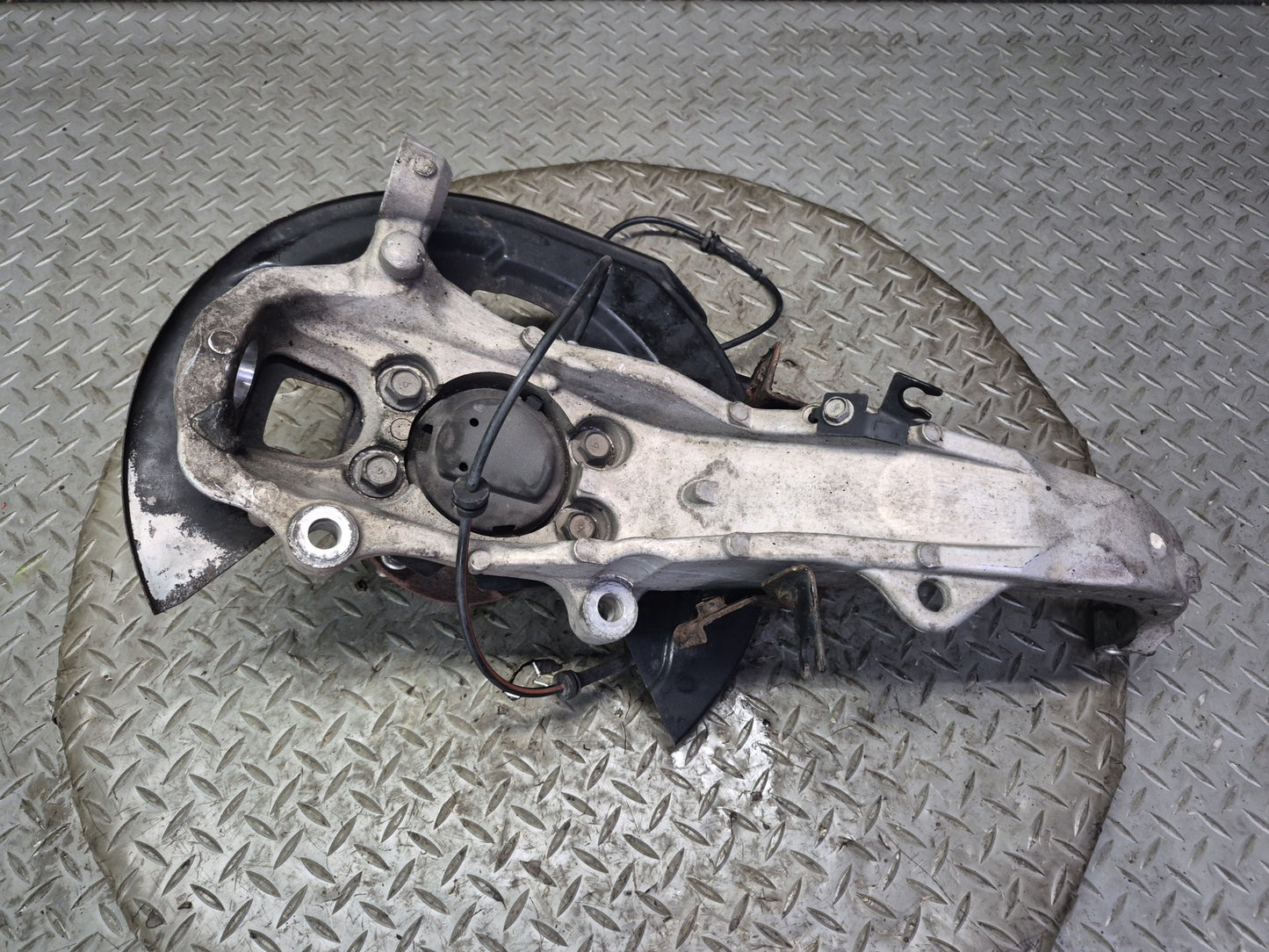 13-20 Nissan Z34 370Z Front Left Spindle Knuckle Wheel Hub Bearing 72K Miles OEM