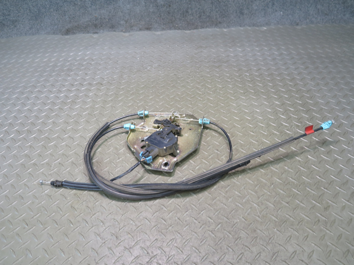 2003-2009 Hummer H2 Rear Trunk Lid Tailgate Liftgate Lock Latch W/ Cables