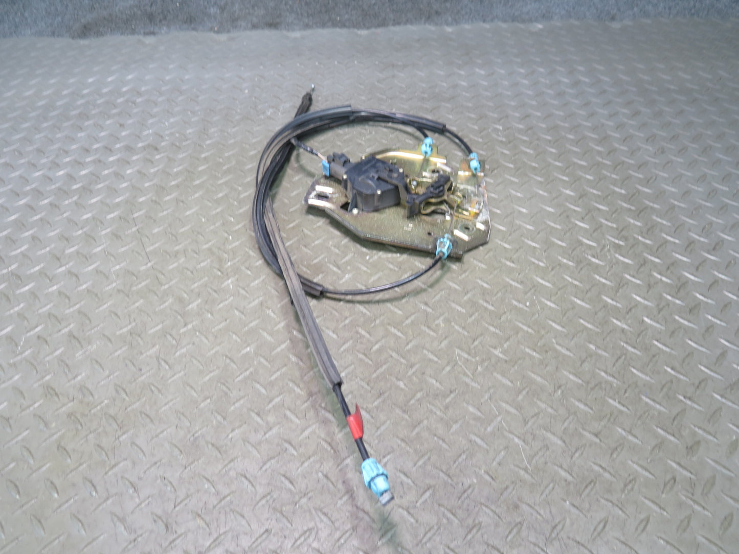 2003-2009 Hummer H2 Rear Trunk Lid Tailgate Liftgate Lock Latch W/ Cables