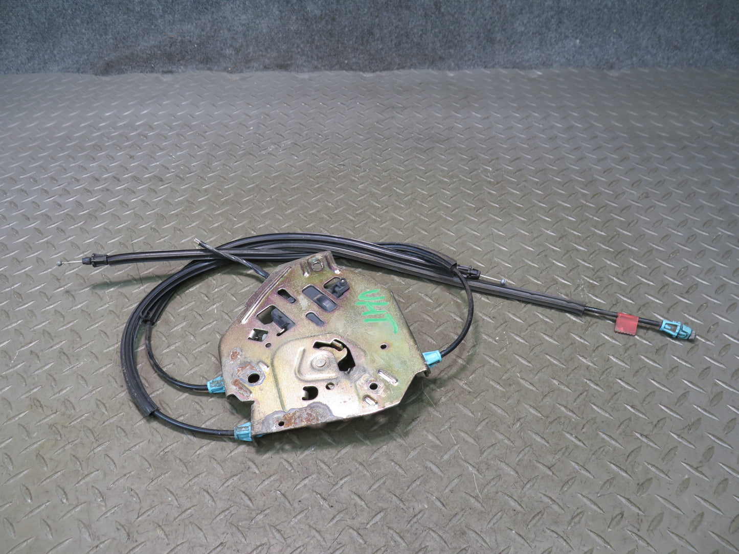 2003-2009 Hummer H2 Rear Trunk Lid Tailgate Liftgate Lock Latch W/ Cables