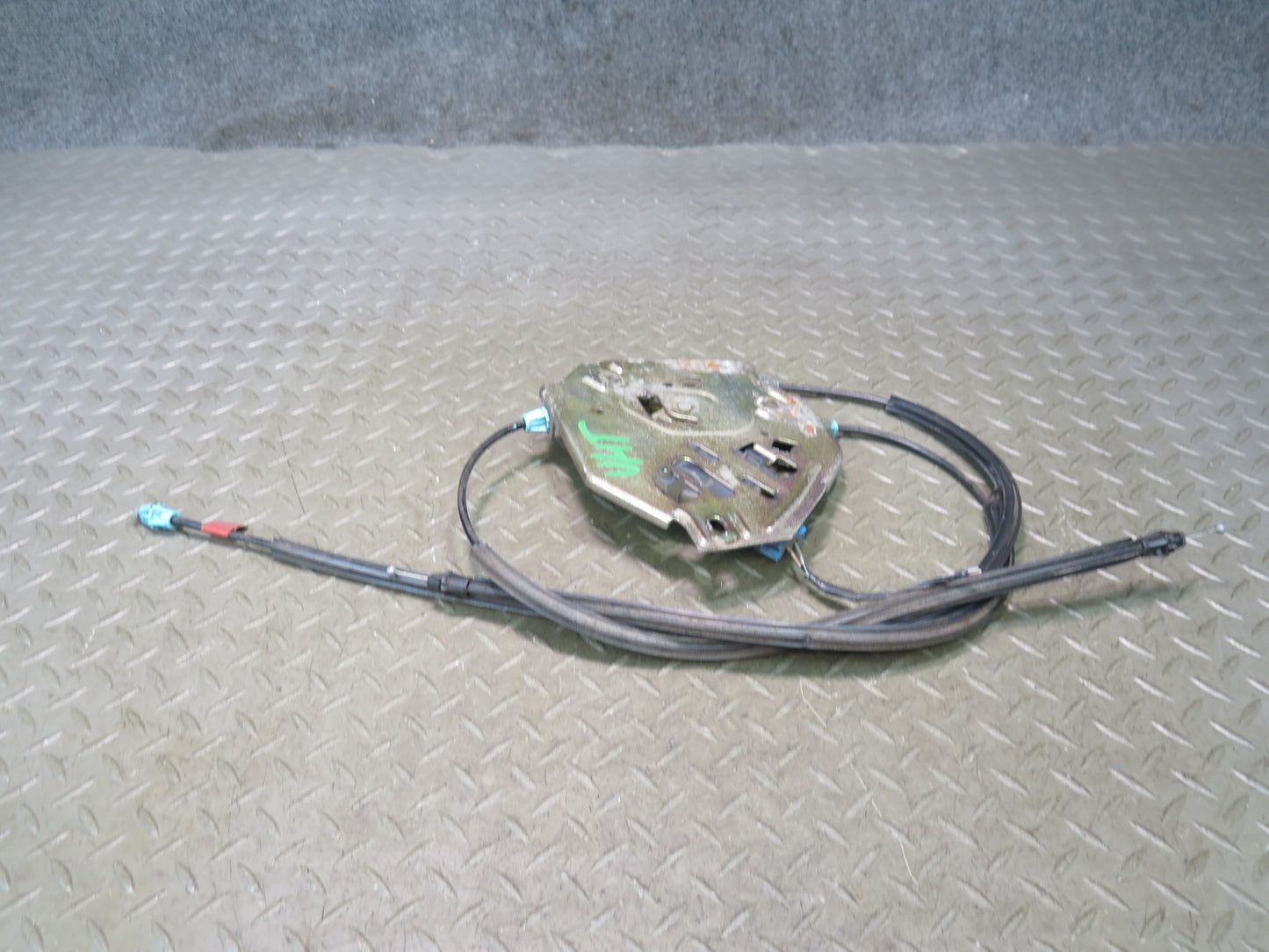 2003-2009 Hummer H2 Rear Trunk Lid Tailgate Liftgate Lock Latch W/ Cables