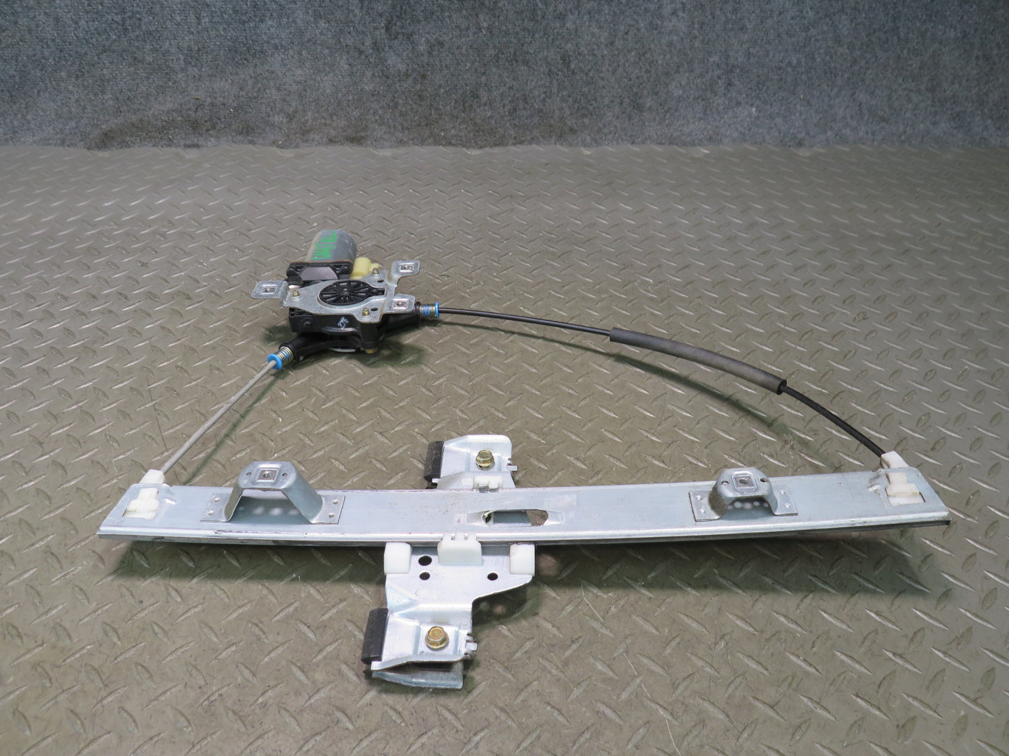 2003-2009 Hummer H2 Rear Left Side Door Window Regulator W/ Motor
