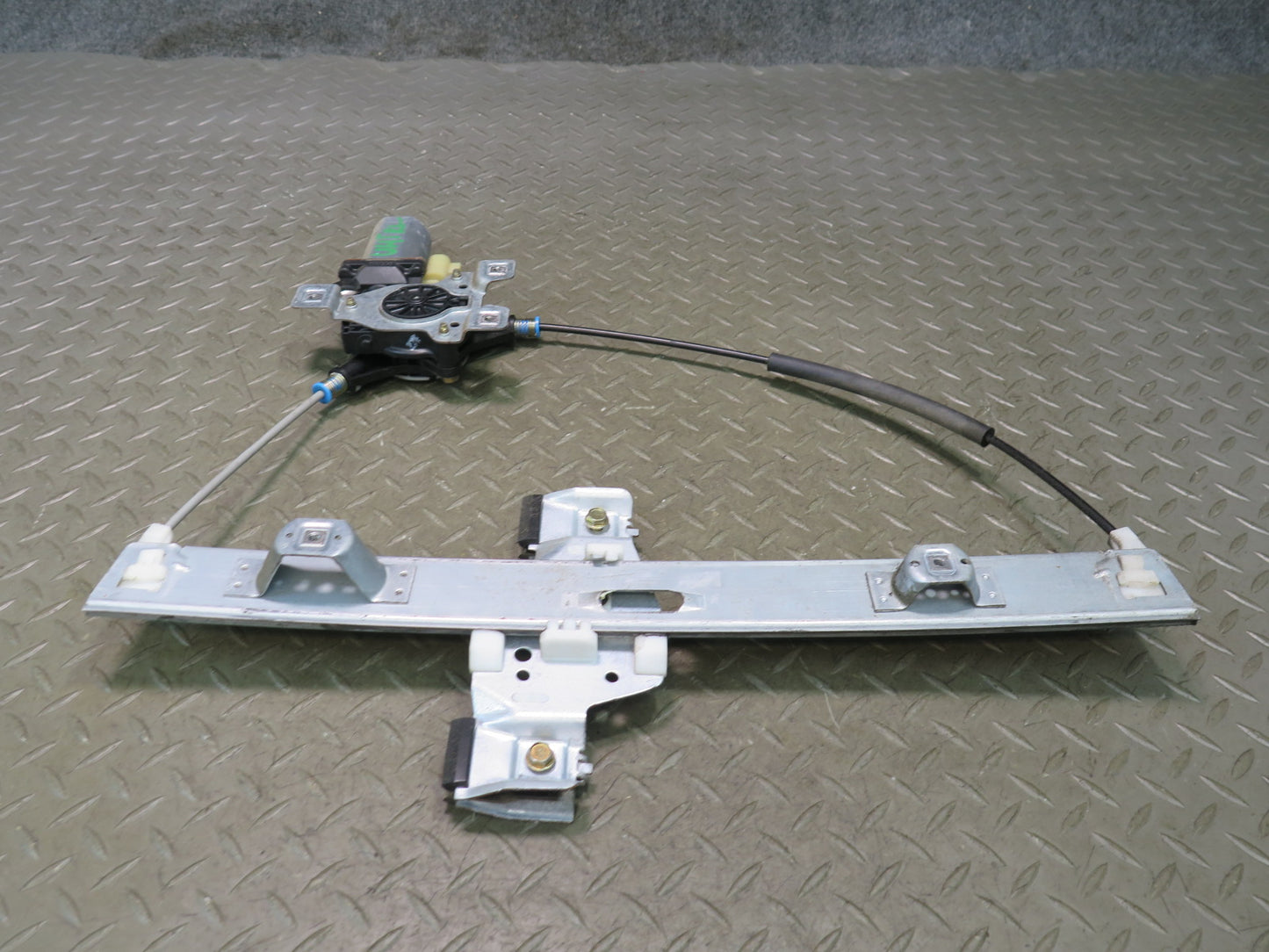 2003-2009 Hummer H2 Rear Left Side Door Window Regulator W/ Motor