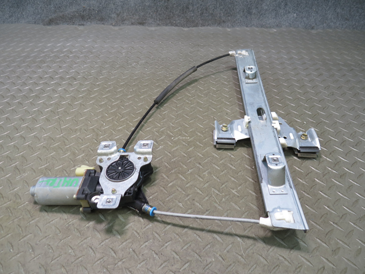 2003-2009 Hummer H2 Rear Left Side Door Window Regulator W/ Motor
