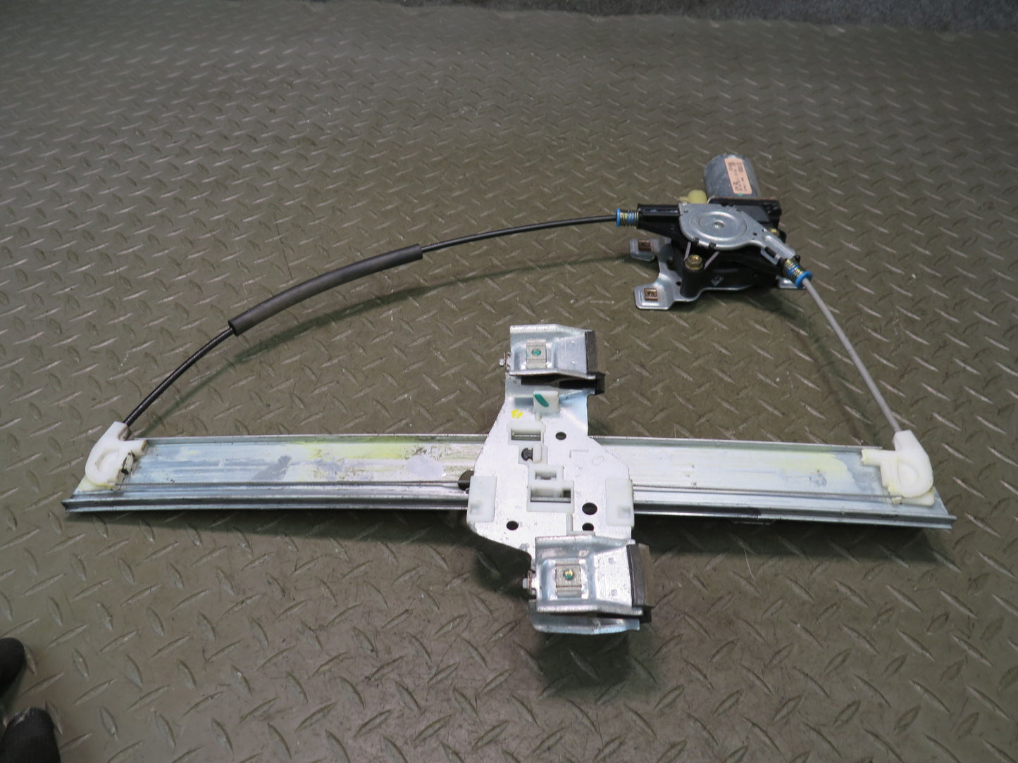 2003-2009 Hummer H2 Rear Left Side Door Window Regulator W/ Motor