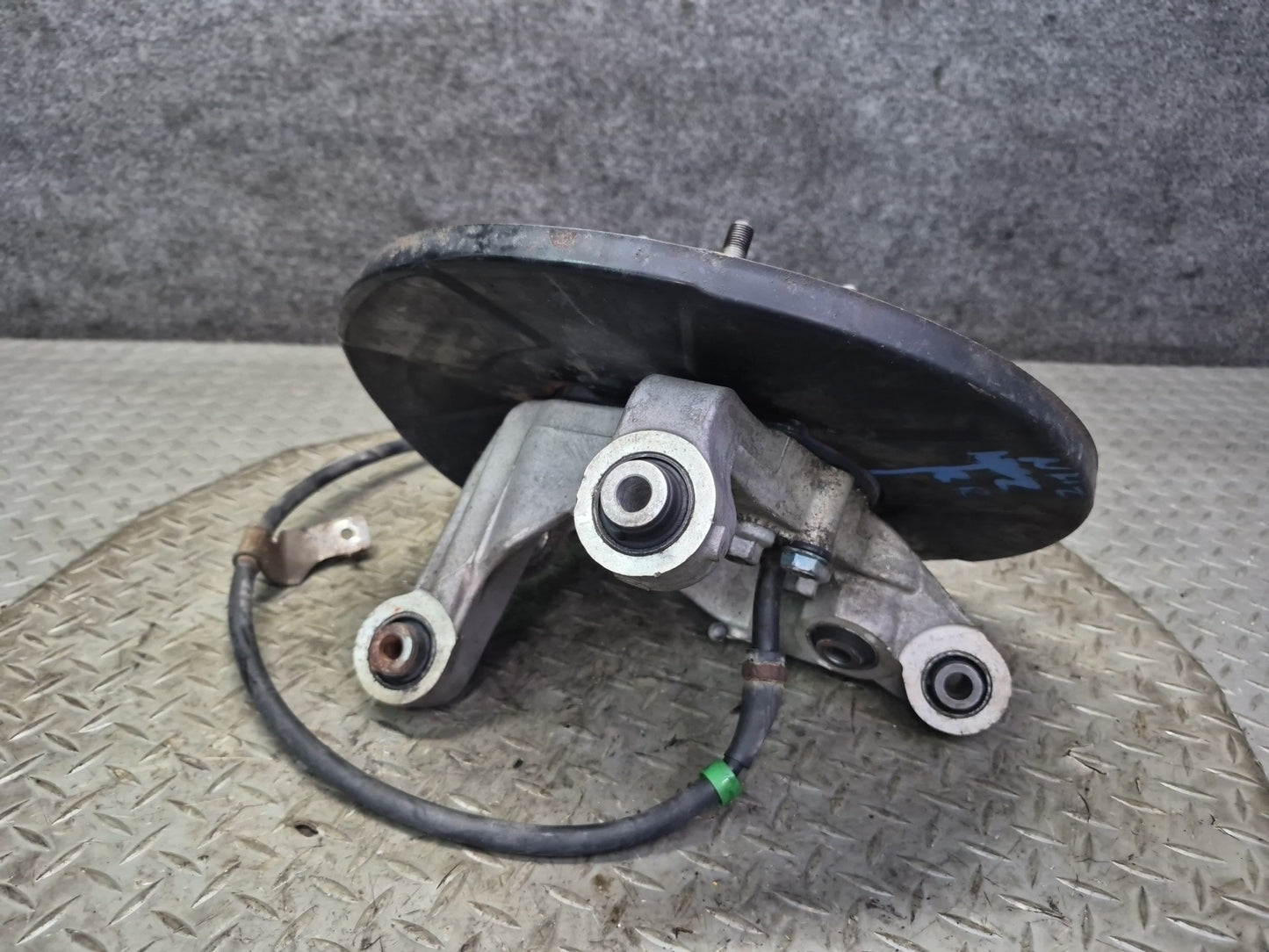 10-20 Nissan Z34 370Z Rear Right Spindle Knuckle Wheel Hub Bearing 72K Miles OEM