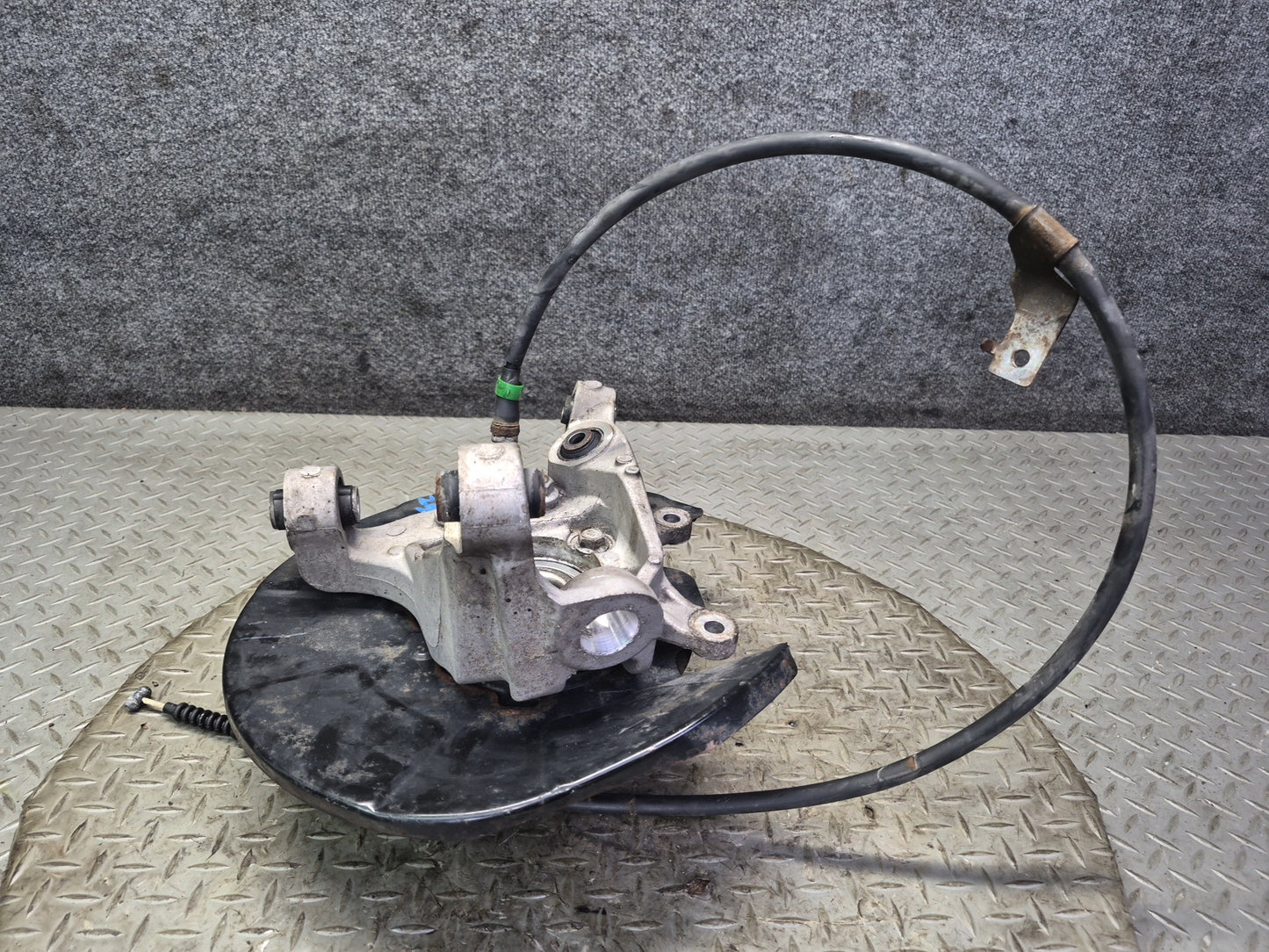 10-20 Nissan Z34 370Z Rear Right Spindle Knuckle Wheel Hub Bearing 72K Miles OEM