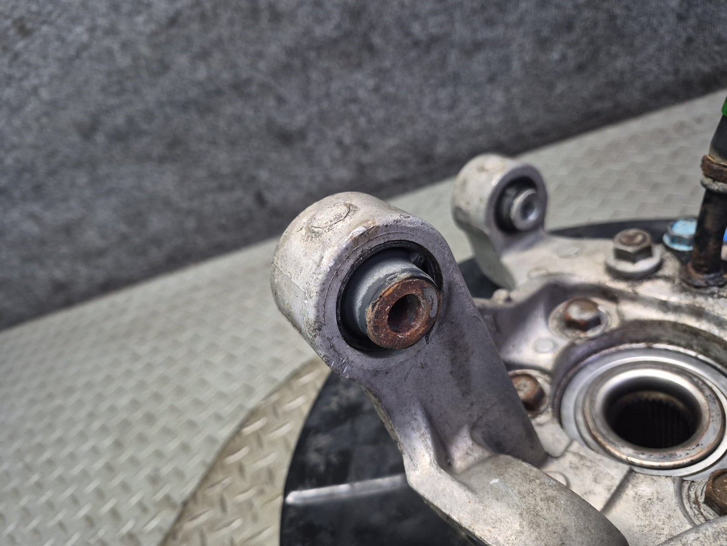 10-20 Nissan Z34 370Z Rear Right Spindle Knuckle Wheel Hub Bearing 72K Miles OEM