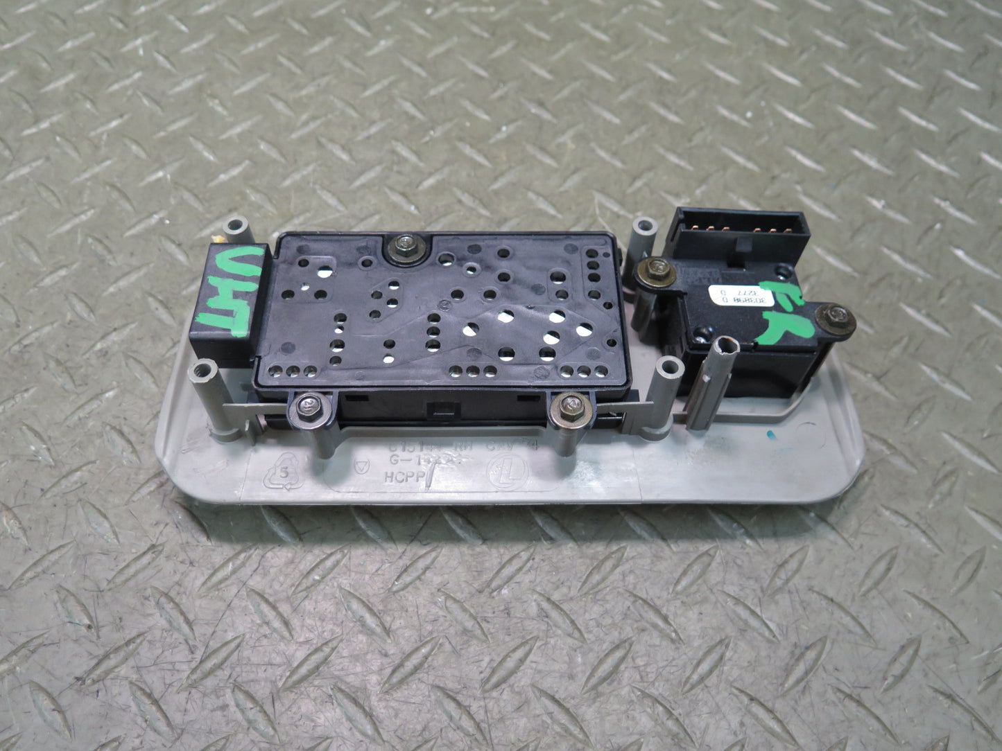 2003-2007 Hummer H2 Front Right Side Seat Adjust Control Switch