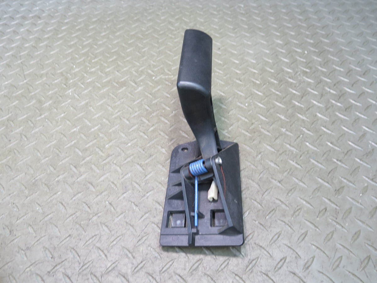 2003-2007 Hummer H2 Front Left Driver Side Door Interior Handle