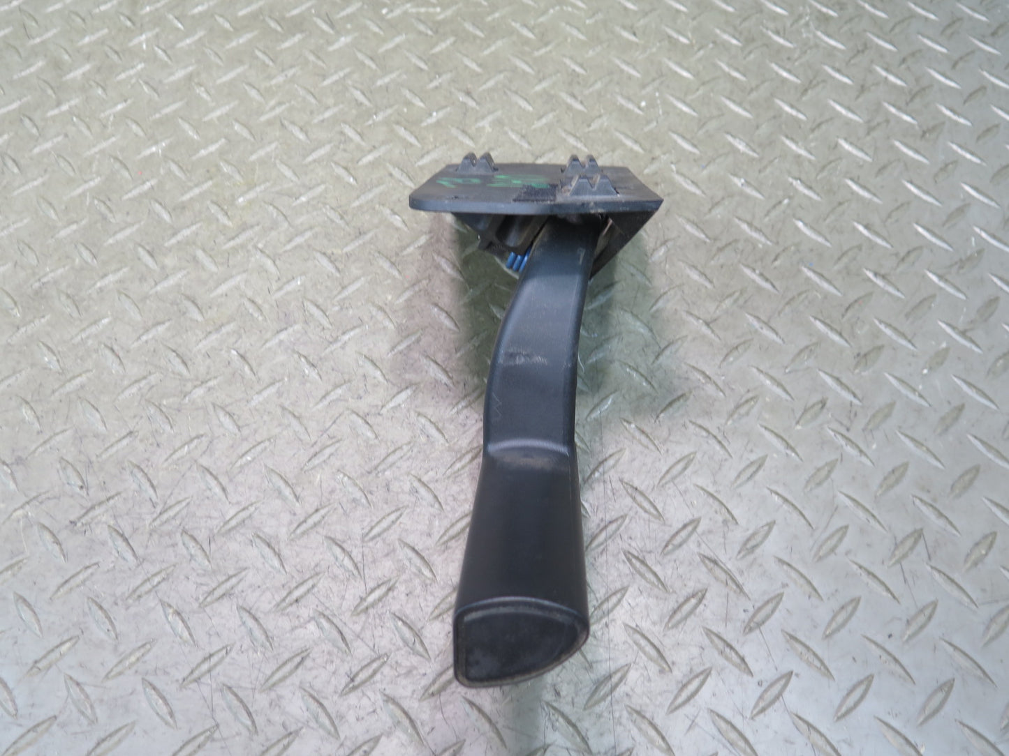2003-2007 Hummer H2 Front Left Driver Side Door Interior Handle