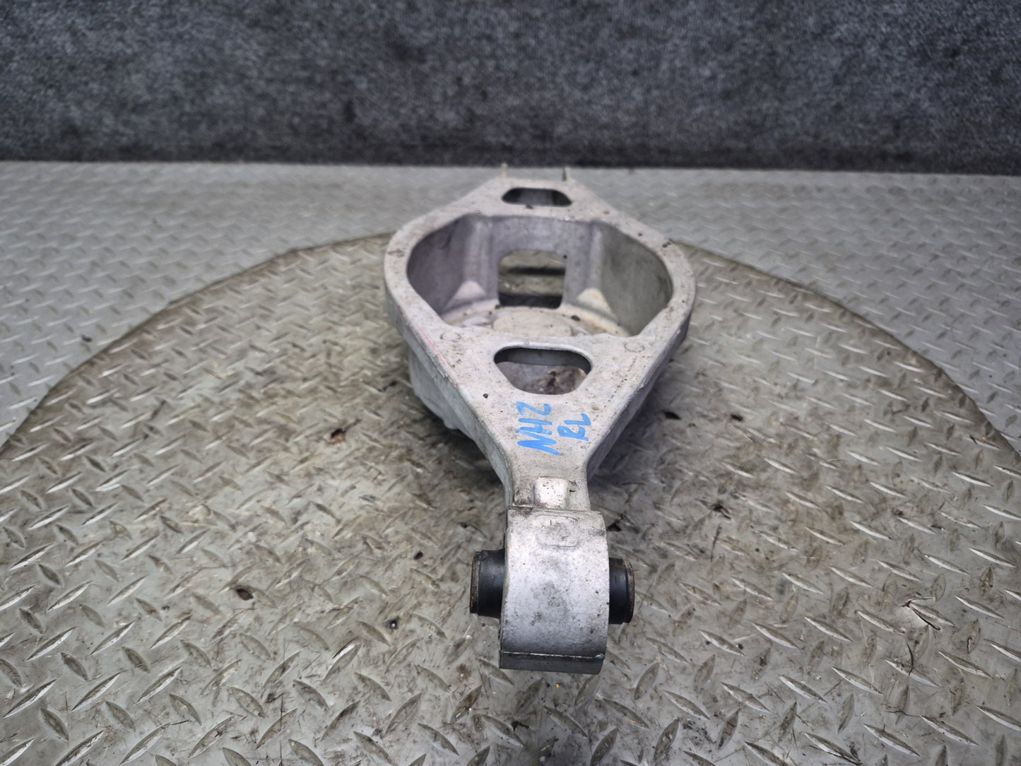 09-20 Nissan 370Z Z34 Set of 2 Rear Left Control Arm 72K Miles OEM
