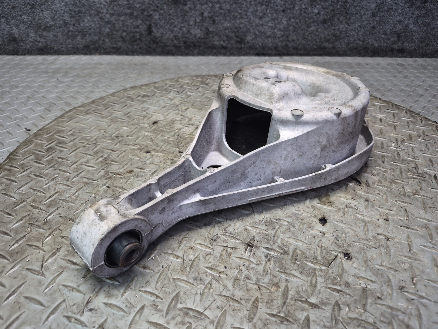 09-20 Nissan 370Z Z34 Set of 2 Rear Left Control Arm 72K Miles OEM
