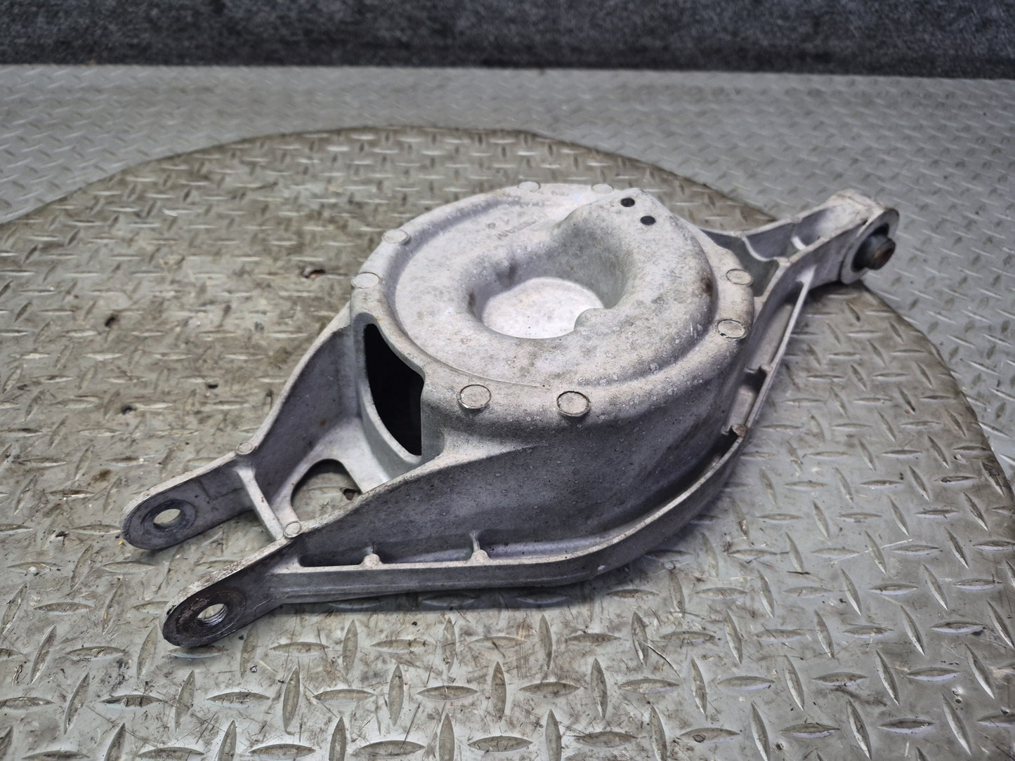 09-20 Nissan 370Z Z34 Set of 2 Rear Left Control Arm 72K Miles OEM