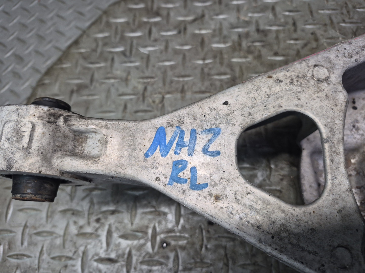 09-20 Nissan 370Z Z34 Set of 2 Rear Left Control Arm 72K Miles OEM