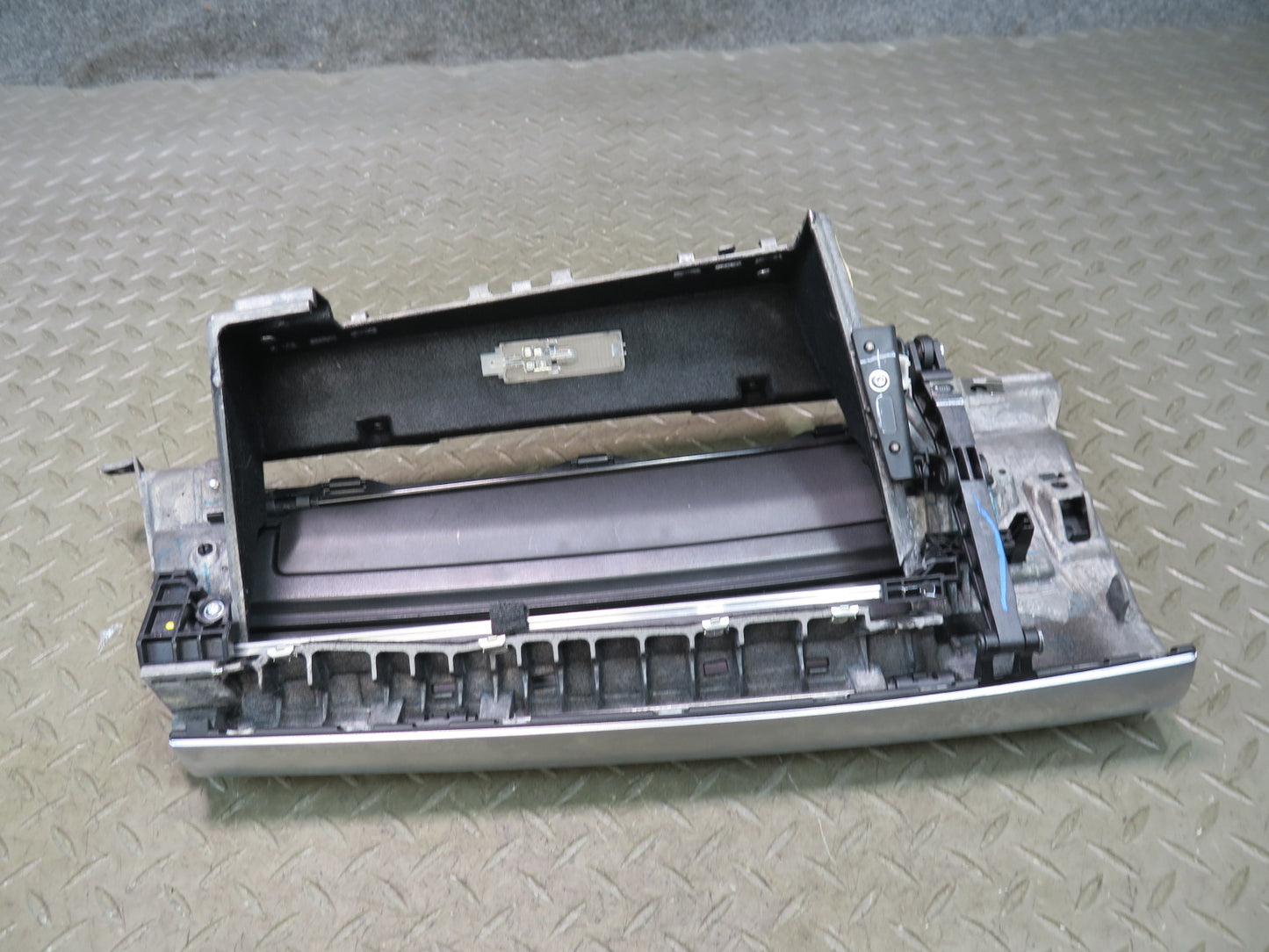 2008-2014 BMW E71 E72 X6 Dash Glove Box Compartment Storage Door Lid