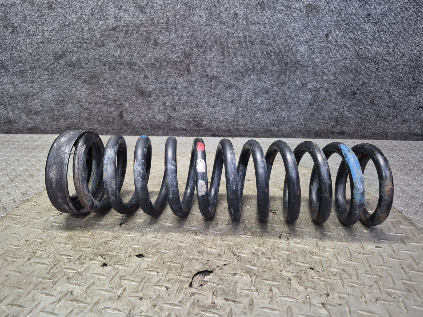 86-91 Mercedes W126 560SEL Set of 2 Rear Left & Right Coil Spring 107K OEM