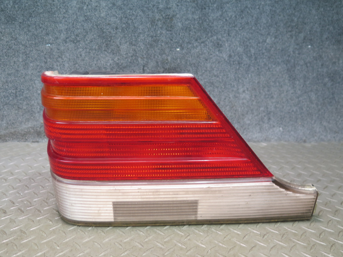 95-96 Mercedes W140 S420 S500 Sedan Rear Left Tail Light Lamp Damaged