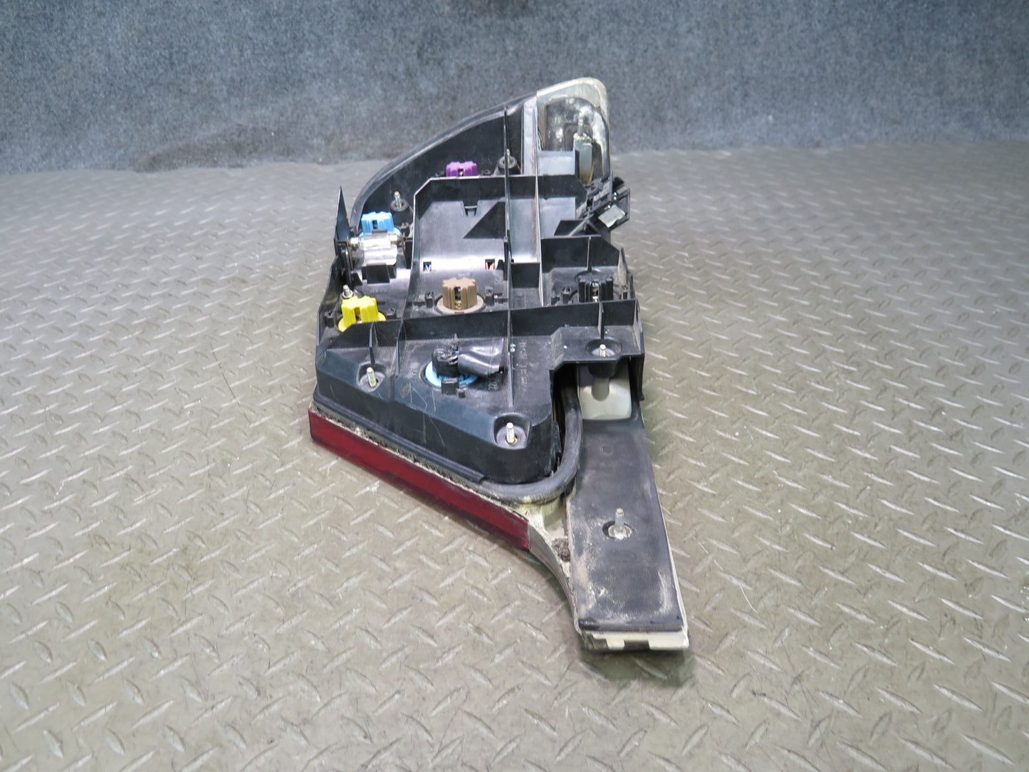95-96 Mercedes W140 S420 S500 Sedan Rear Left Tail Light Lamp Damaged