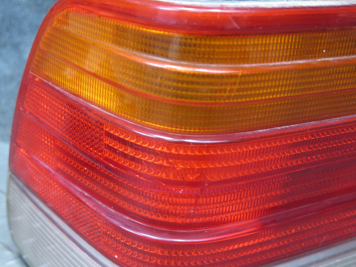 95-96 Mercedes W140 S420 S500 Sedan Rear Left Tail Light Lamp Damaged