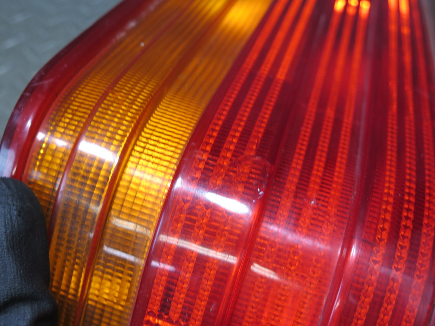 95-96 Mercedes W140 S420 S500 Sedan Rear Left Tail Light Lamp Damaged