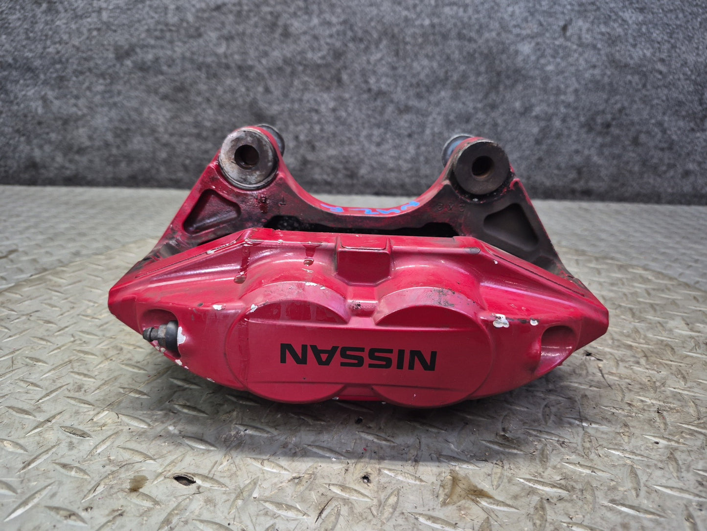 10-20 Nissan Z34 370Z Front Left & Right Sport Brake Caliper Set Akebono 72K OEM
