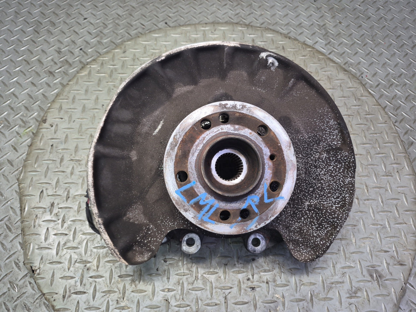 2012-2015 Mercedes X166 W166 ML AWD Rear Left Spindle Knuckle Wheel Hub OEM