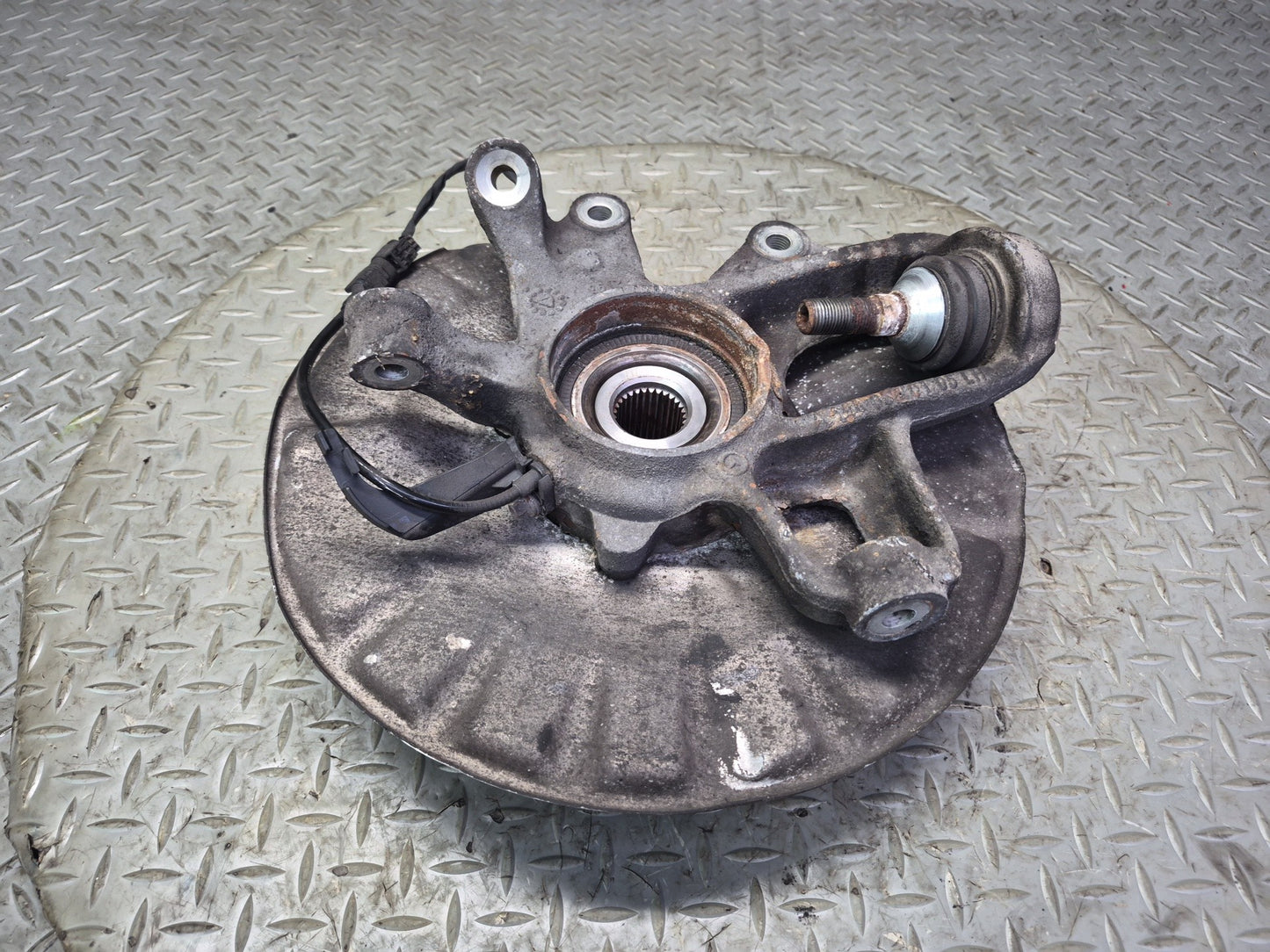 2012-2015 Mercedes X166 W166 ML AWD Rear Left Spindle Knuckle Wheel Hub OEM