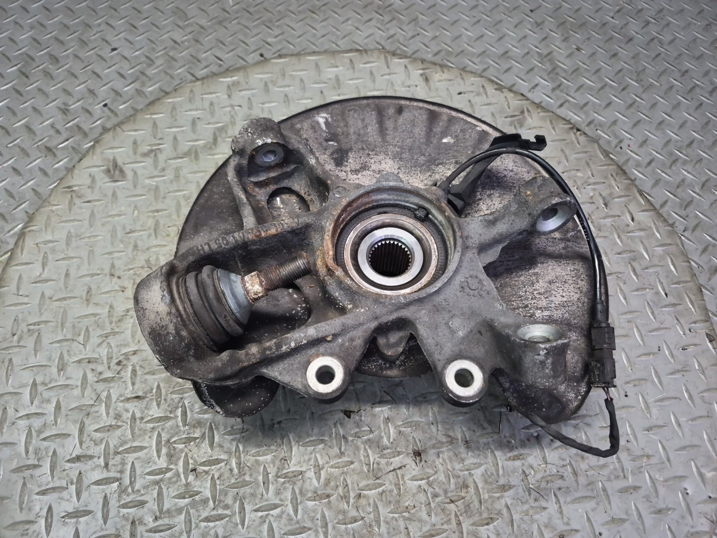2012-2015 Mercedes X166 W166 ML AWD Rear Left Spindle Knuckle Wheel Hub OEM