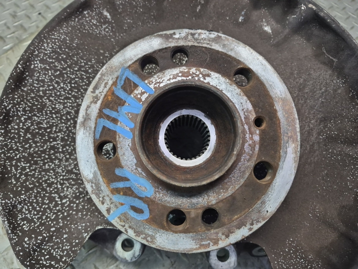 2012-2015 Mercedes X166 W166 ML AWD Rear Right Spindle Knuckle Wheel Hub OEM