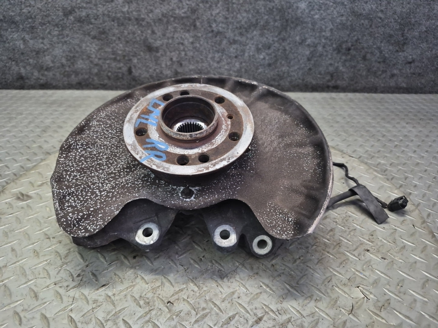 2012-2015 Mercedes X166 W166 ML AWD Rear Right Spindle Knuckle Wheel Hub OEM