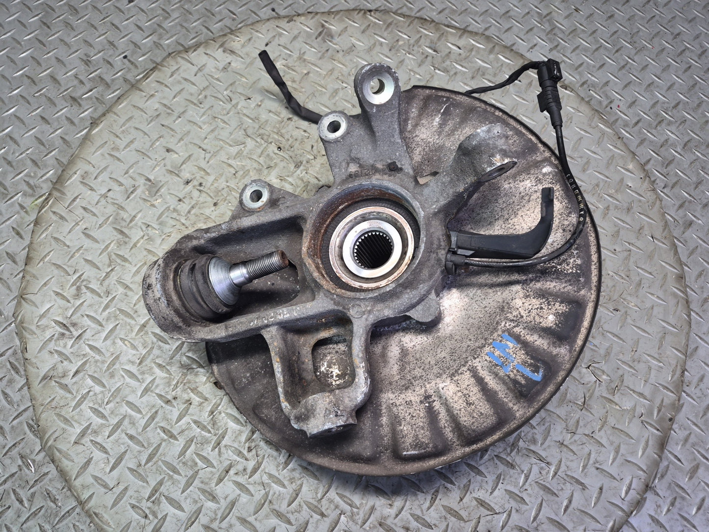 2012-2015 Mercedes X166 W166 ML AWD Rear Right Spindle Knuckle Wheel Hub OEM