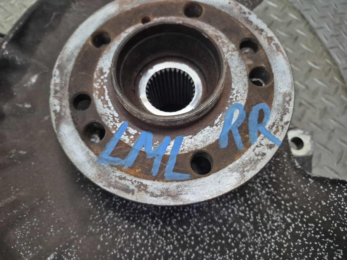 2012-2015 Mercedes X166 W166 ML AWD Rear Right Spindle Knuckle Wheel Hub OEM