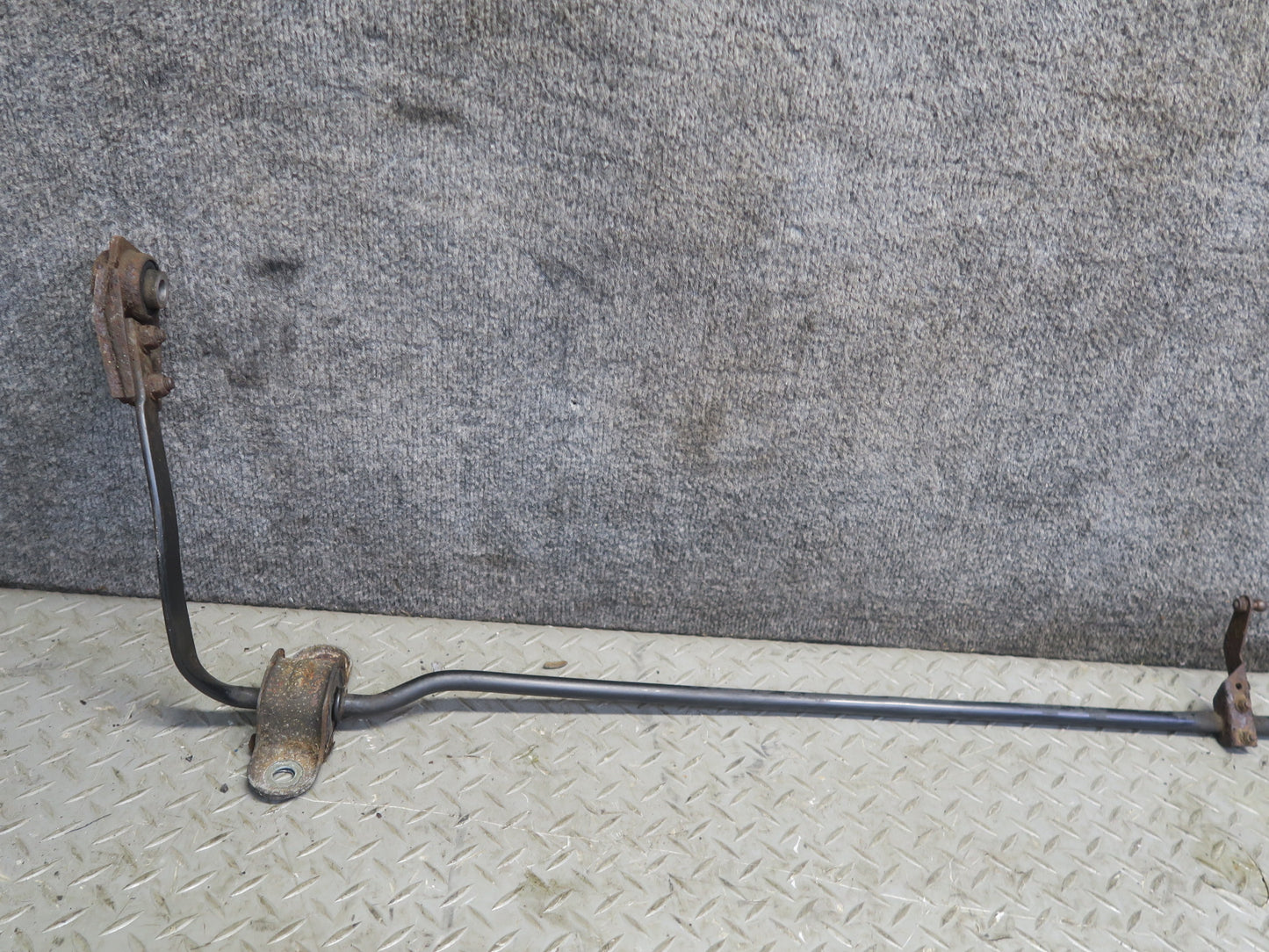 86-87 Mercedes W126 560SEL Sedan Rear Stabilizer Sway Bar 107K Miles OEM