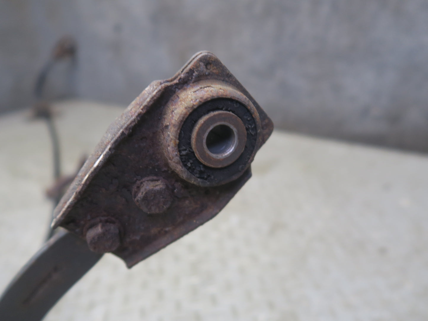 86-87 Mercedes W126 560SEL Sedan Rear Stabilizer Sway Bar 107K Miles OEM