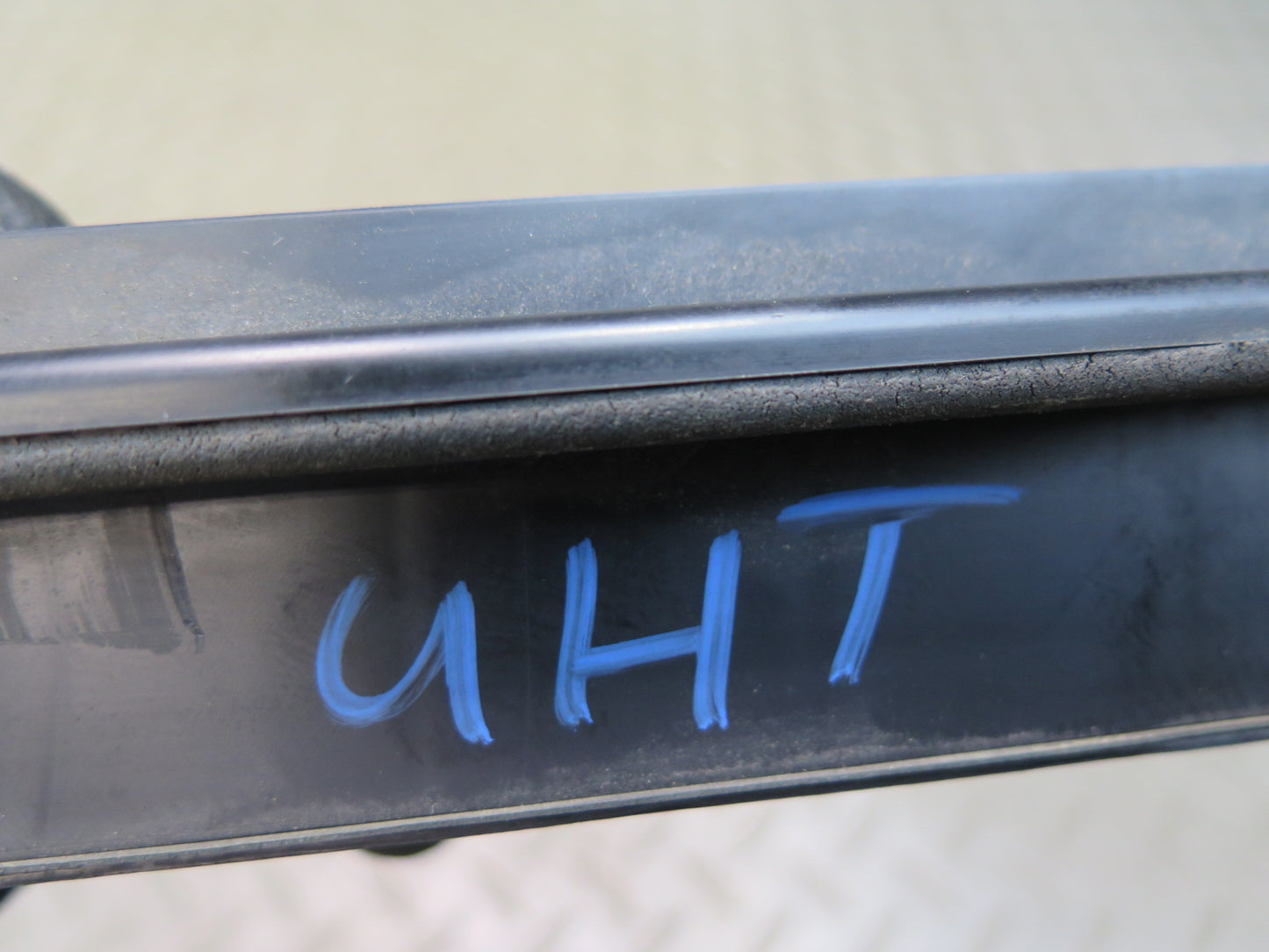 2003-2009 Hummer H2 Rear Quarter Cabin Pressure Inner Vent Grille 15756444