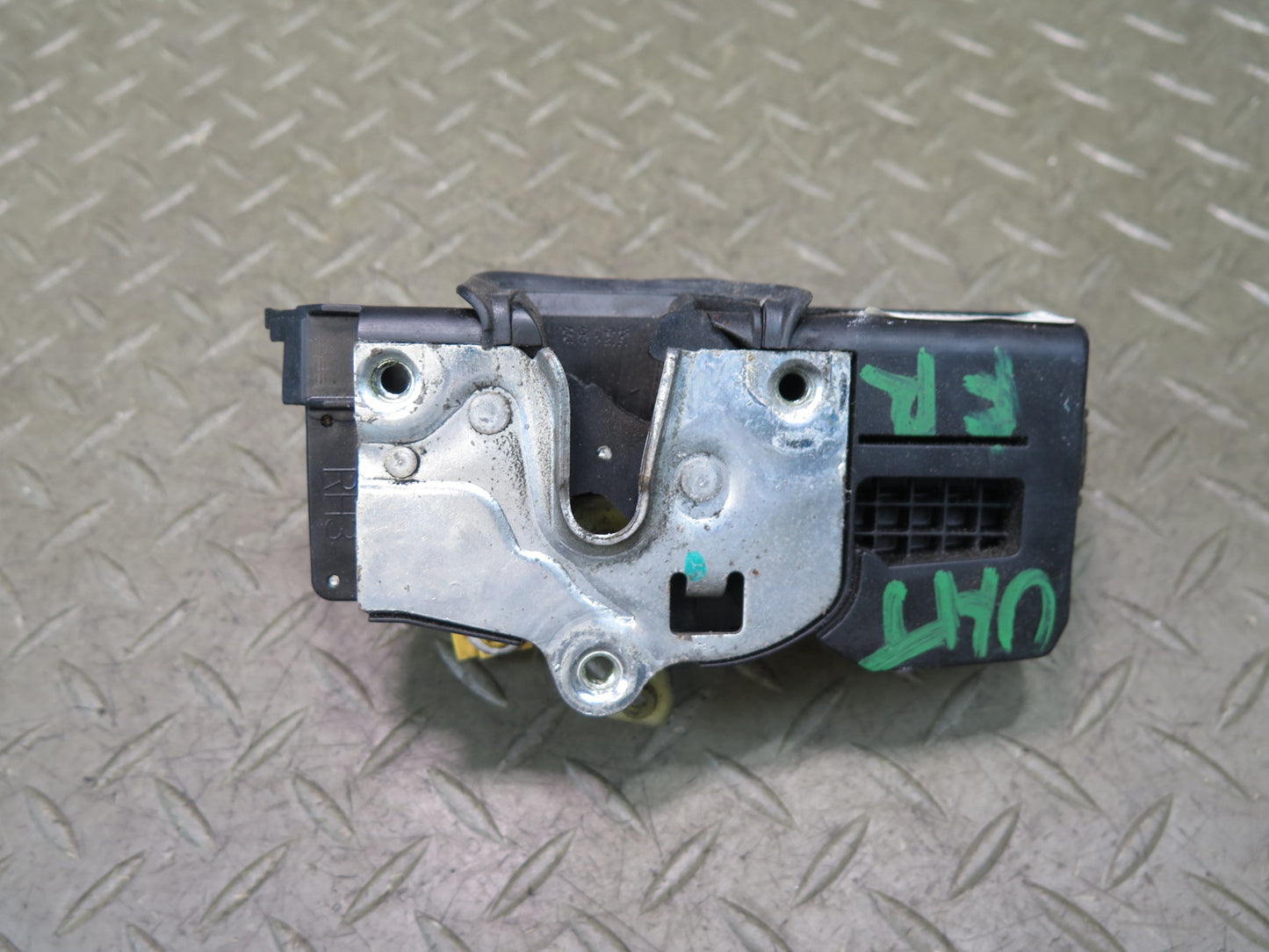 2003-2007 Hummer H2 Front Right Pass Side Door Lock Latch Actuator