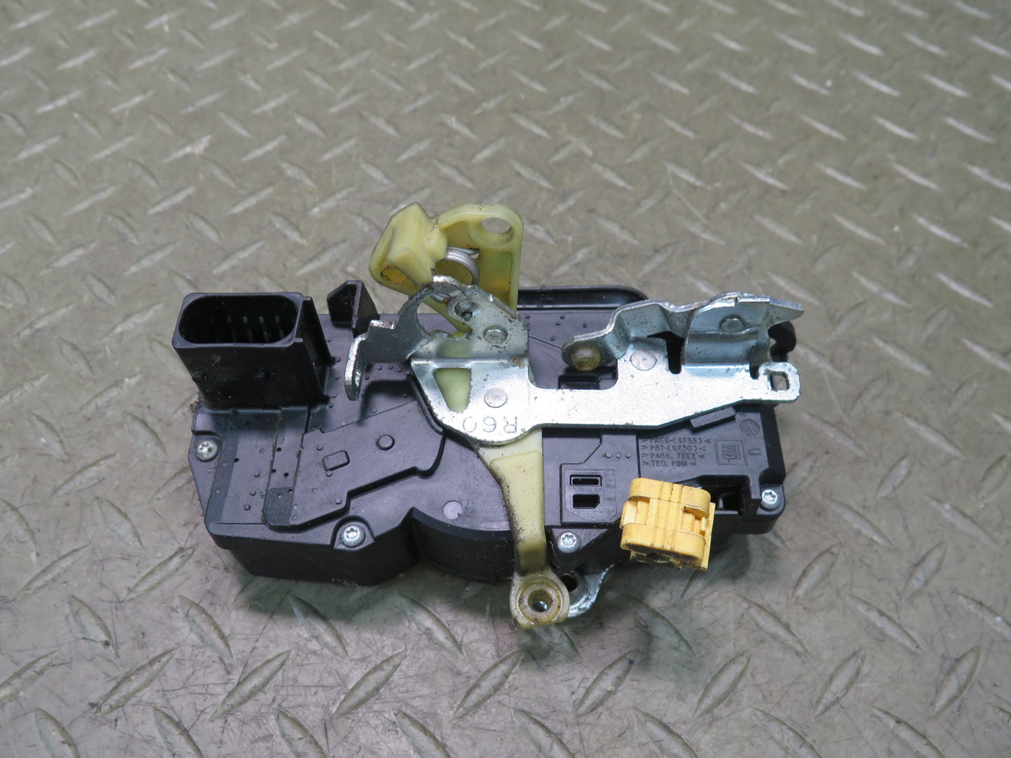 2003-2007 Hummer H2 Front Right Pass Side Door Lock Latch Actuator