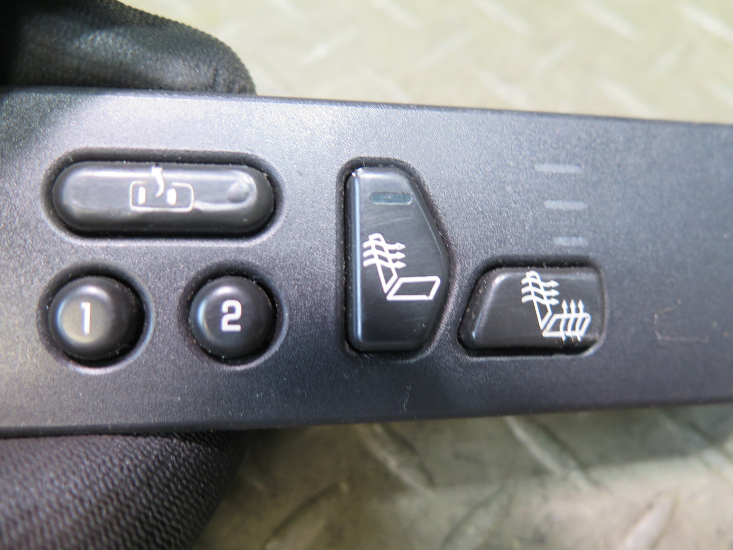 2003-2004 Hummer H2 Front Left Driver Side Door Seat Memory Heat Heater Switch