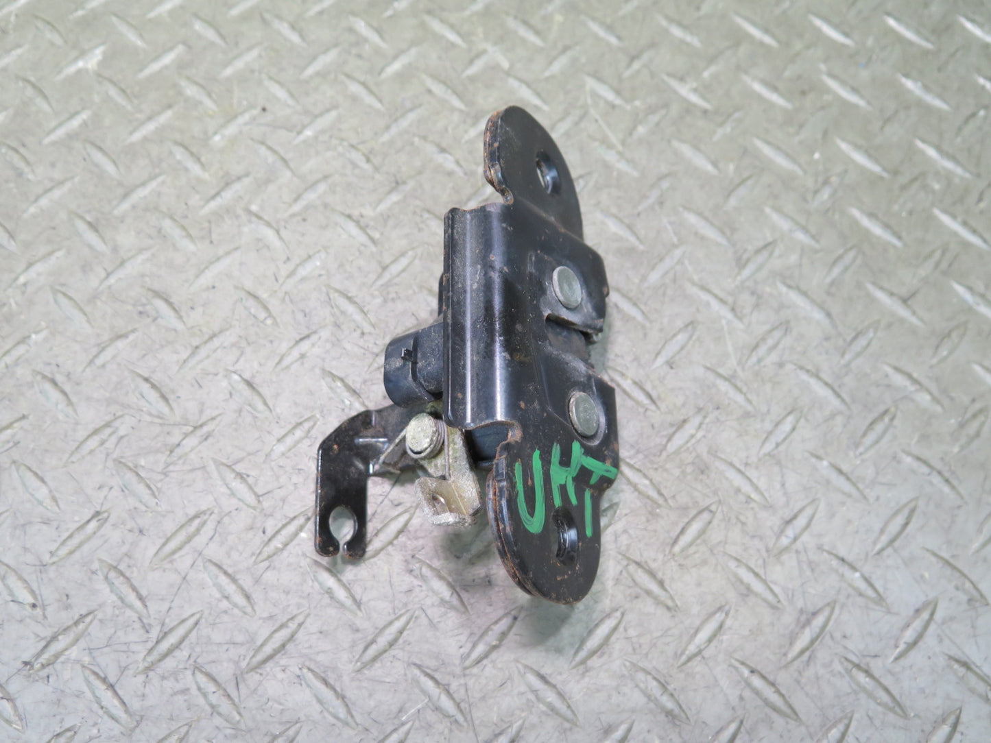 2003-2009 Hummer H2 Rear Trunk Lid Tailgate Liftgate Trunk Lock Latch Set of 2